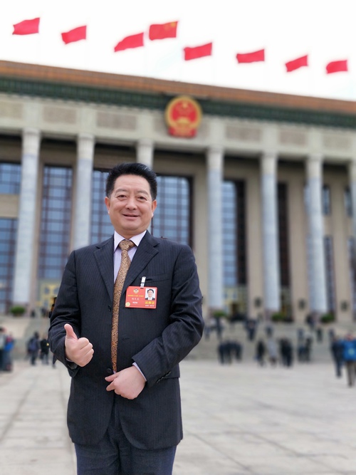 全國政協委員楊文龍（受訪者供圖）_副本